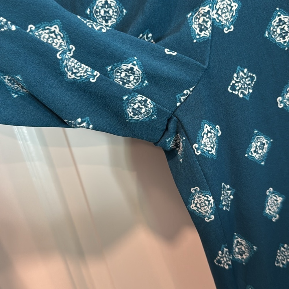 🔵 White House Black Market Twilight Teal Ecru Patterned MJ Jumpsuit Sz Med NWT - Picture 10 of 10